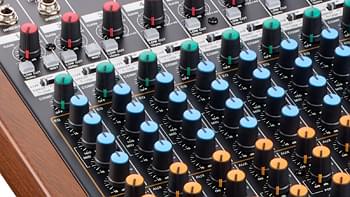 Les contrôles de voie professionnels de la Tascam Model 16