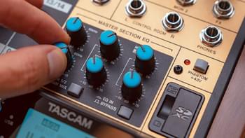 Égaliseur Master 4 bandes sur la Tascam Model 16